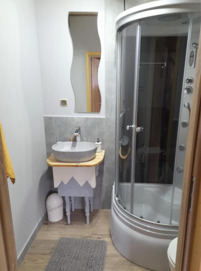 Chochlik Hotel Ustrzyki Dolne Luaran gambar